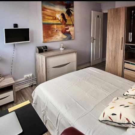 Chambre à louer dans un appartement proche du centre-ville Nevers Exterior foto