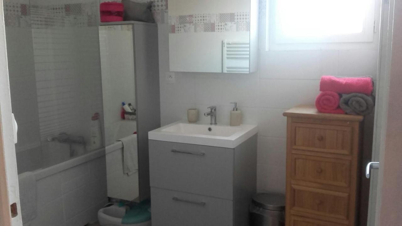 Chambre à louer dans un appartement proche du centre-ville Nevers Exterior foto