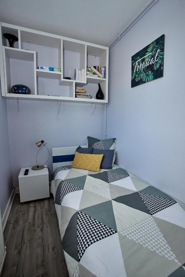 Chambre à louer dans un appartement proche du centre-ville Nevers Exterior foto